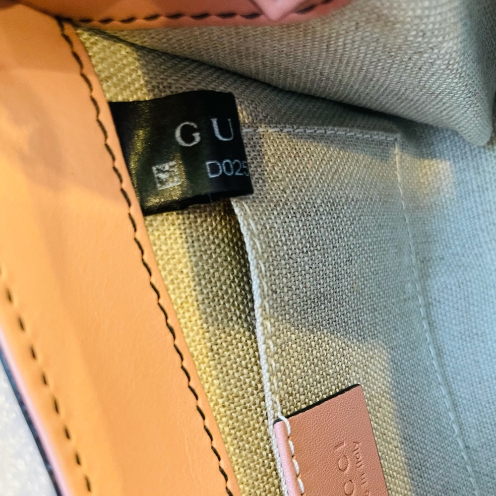 SOLD - Gucci Emily Mini Crossbody - Picture 7 of 10